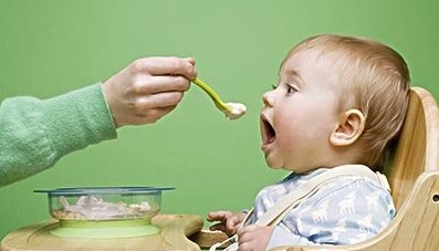 家长牢记孩子吃饭9禁忌(5)(点击浏览下一张趣图)