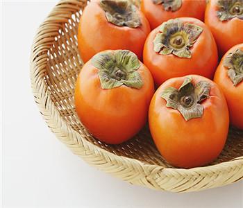 秋天吃柿子 千万不能空腹吃(3)(点击浏览下一张趣图)