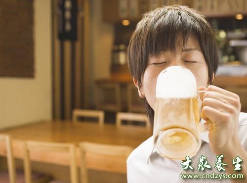 男人夏天喝啤酒要注意什么(2)(点击浏览下一张趣图)