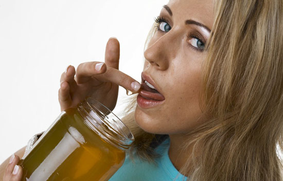 晨起蜂蜜水喝不得！吃蜂蜜10大禁忌(2)(点击浏览下一张趣图)