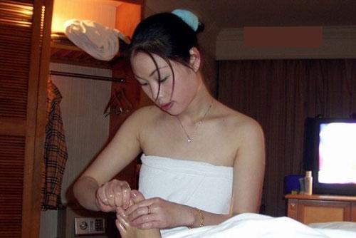 我进入维族女孩的身体：乌鲁木齐维族美女洗浴 新疆维族女孩,价格(3)(点击浏览下一张趣图)