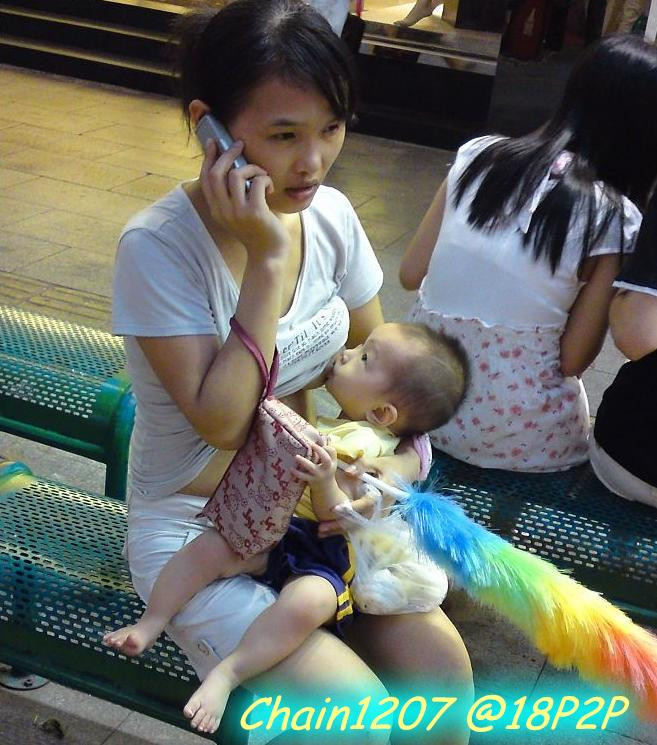 小孩吃母乳真实视频：16岁吃母乳 最新孩子吃奶视频直播(点击浏览下一张趣图)