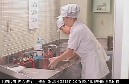日本女护取精gif：日本取精护士图片欣赏(点击浏览下一张趣图)