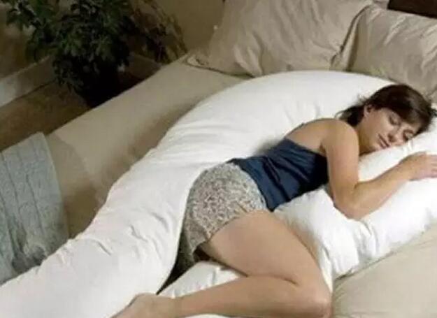 为什么睡觉喜欢夹被子，女人睡觉爱夹被子百度(点击浏览下一张趣图)