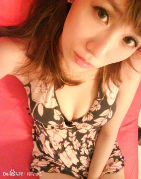 15岁日本学生妹写图：超短裙学生妹图片(4)(点击浏览下一张趣图)