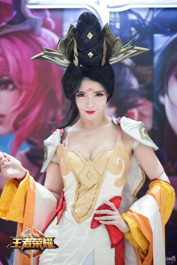 王者荣耀大乔太变态了：王者荣耀cosplay大乔(4)(点击浏览下一张趣图)