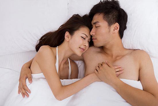 男女爱爱的方式(图片)12个夫妻最满意的性生活方式(点击浏览下一张趣图)