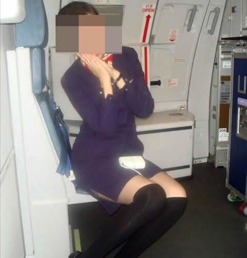 香港空姐日本A片图片：空姐叫机长搞香港清纯空姐机长(6)(点击浏览下一张趣图)