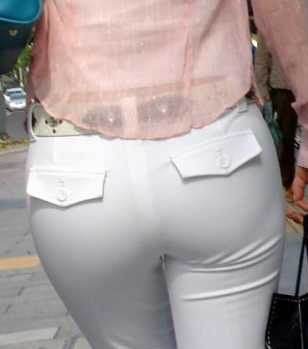 女穿透明内衣图片欣赏：最白的女人的屁股(2)(点击浏览下一张趣图)