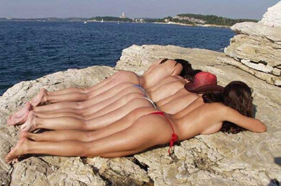 看看外国开放沙滩女人B：天体浴场性·交精选7 天体浴场小Y头裸体(点击浏览下一张趣图)
