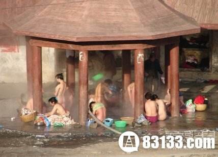河南西部汤池露天裸浴：河南汤河女子裸浴 中国裸浴风俗那些地方(2)(点击浏览下一张趣图)