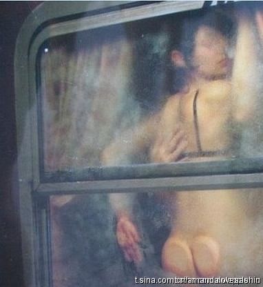 实拍男女列车上车震：最新情侣早上野战视频(点击浏览下一张趣图)