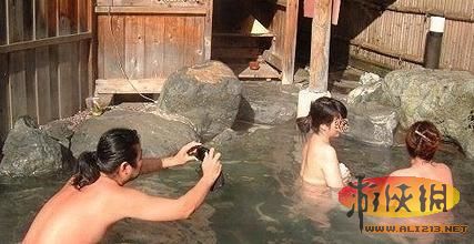 日本男女混合浴 起反应 日本男女混浴会冲动吗(2)(点击浏览下一张趣图)