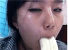 美女吃香蕉动态图