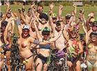 英国裸骑日活动视频高清图集：英国百人大本钟前裸骑，万人裸体骑自行车