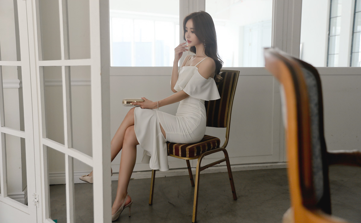 白色晚礼服性感韩国小姐姐 清纯照片