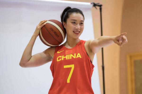 中国女篮大姐大原来是在读博士 打篮球对身体的好处