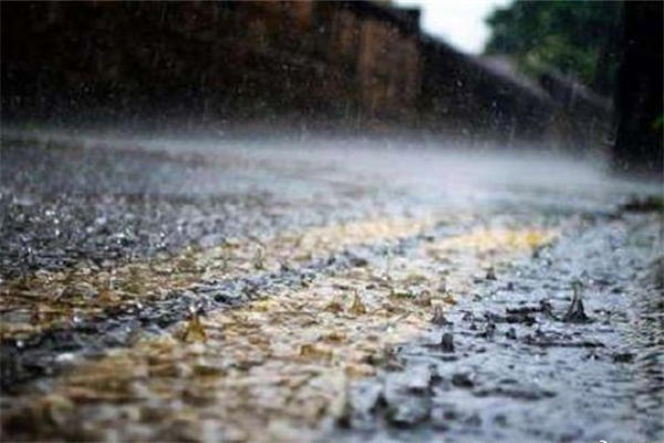 湖北随州暴雨冲塌多间楼房 暴雨的标准是多少毫米