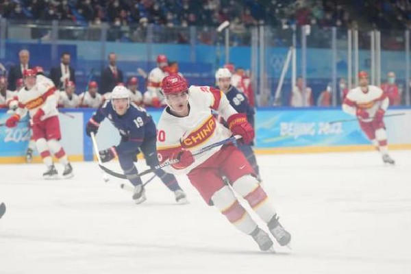 中国男冰首战0比8不敌美国队 冰球比赛每场持续多长时间