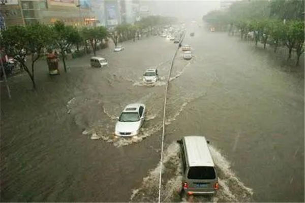 受困者聊天记录你以后一定要幸福 暴雨的危险及自救方法