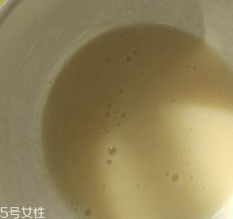 蜂王浆是什么味道？辣味跟酸味