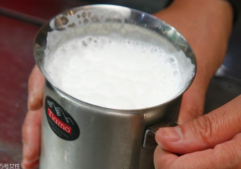 牛奶怎么打出奶泡 咖啡机打奶泡好选择