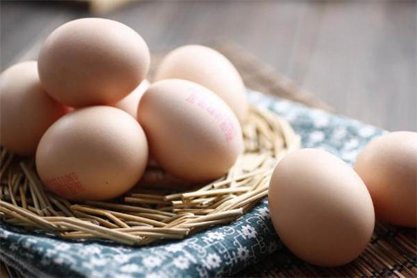 土鸡蛋和洋鸡蛋的区别 土鸡蛋和洋鸡蛋营养价值一样吗