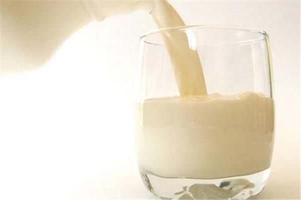 过期牛奶可以浇花吗 过期牛奶可以怎么用