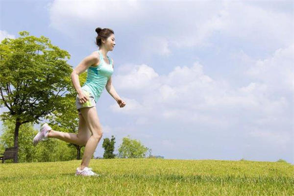 原地跑步可以达到锻炼效果吗 原地跑步有什么危害