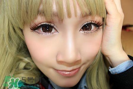 美瞳应该怎么戴?美瞳的正确戴法