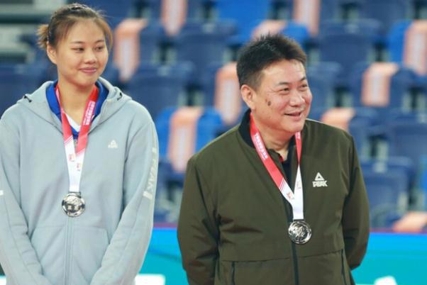 女子排球球网高度 中国女排选帅