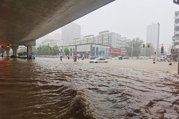 郑州特大暴雨千年一遇 暴雨来临前的征兆有哪些