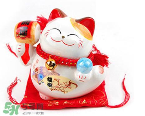 招财猫有什么讲究?招财猫左手招什么右手招什么?