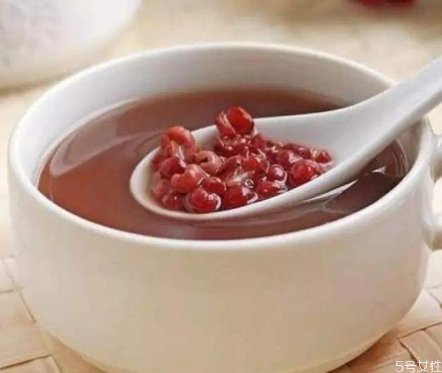 红豆糖水怎么煮容易烂 红豆糖水放冰箱保鲜可以放多久