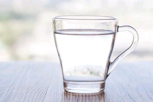 喝水多尿少是什么原因 喝水多尿少正常吗