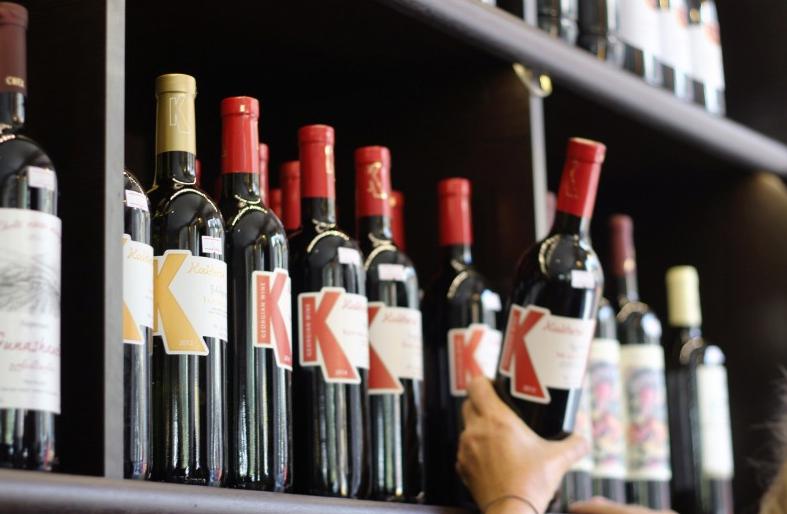 干红葡萄酒的功效与作用 干红葡萄酒和红葡萄酒有什么区别