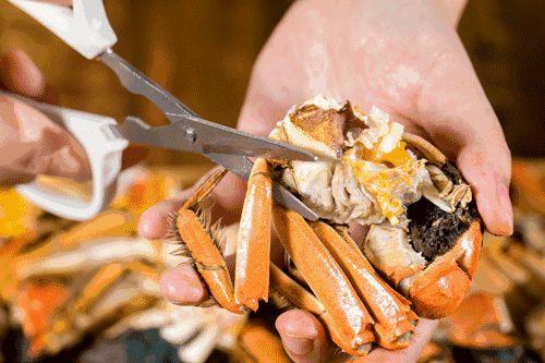 螃蟹要蒸多久才能蒸熟，一般需要30分钟（螃蟹烹饪技巧）