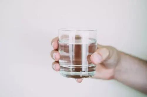 前列腺炎一杯水自测方法为假，并没有科学根据（在家进行自检方法）