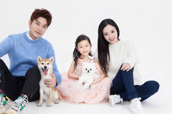 贾乃亮李小璐离婚现状,甜馨和李小璐生活吗
