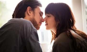 怎样接吻让男人兴奋，掌握7个接吻技巧让她主动对你说想要