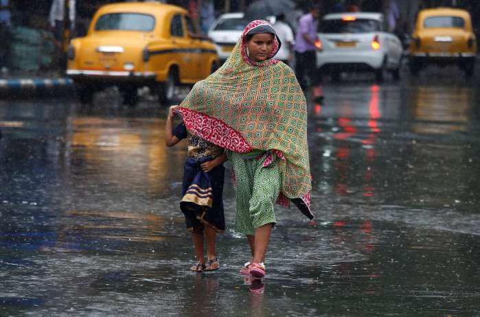 印度暴雨致近200人遇难