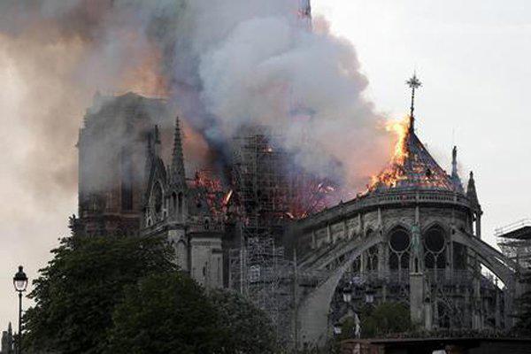巴黎圣母院大火原因是什么 排除人为因素具体还不确定