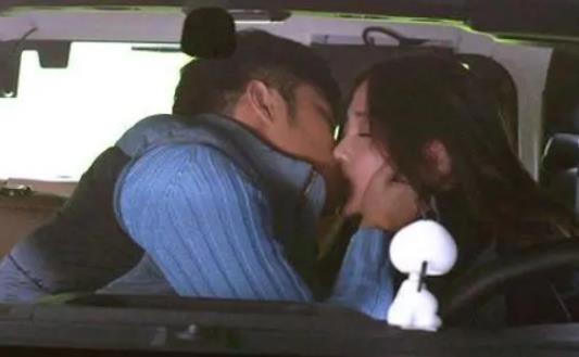 杨颖和陈赫在车内热吻 陈赫baby车内拥吻是怎么回事真的吗
