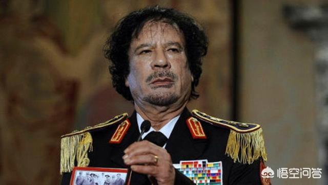 卡扎菲死的有多惨图片 这就是自己人坑自己人