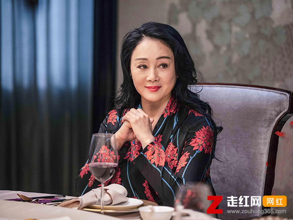 王姬现任丈夫是谁，王姬女儿颜值高儿子却成为遗憾