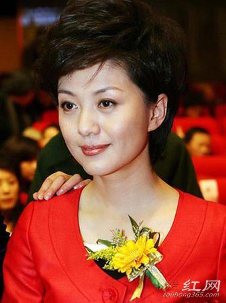 海霞主持人简历个人资料 她与老公罗永章在北京结婚