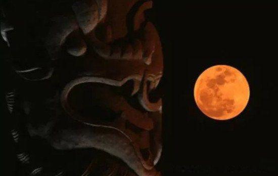 佛教血月的预言 故事传说代表什么(战争和旱灾)