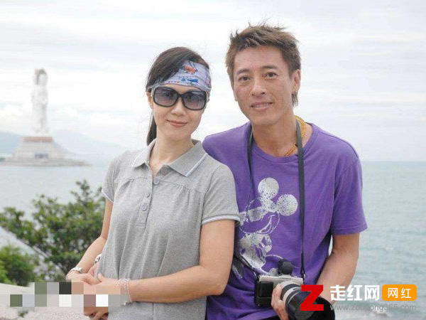 吕颂贤老婆是谁，相爱27年膝下无子