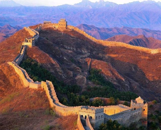 万里长城简介资料 是古代中国的巨大防御工事