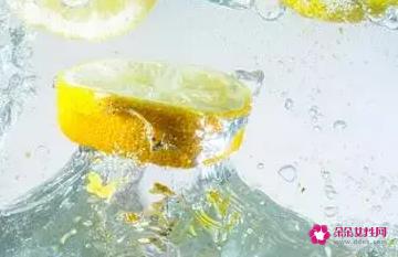 柠檬水洗脸的正确方法
